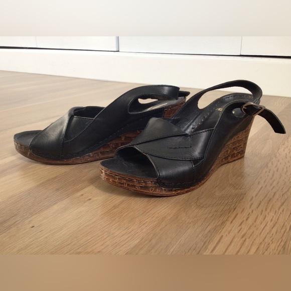 NWOT V Italia Leather Slingback Wedge Sandals size 7 US, 38 EU - Picture 2 of 5